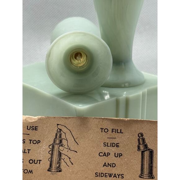 Vintage Carvanite Salt & Pepper Shaker Set in Jadeite Green — Mid-Century Modern - Picture 6 of 8